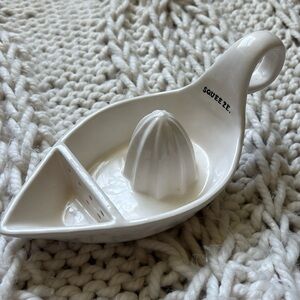 Rae Dunn Juicer Squeeze
